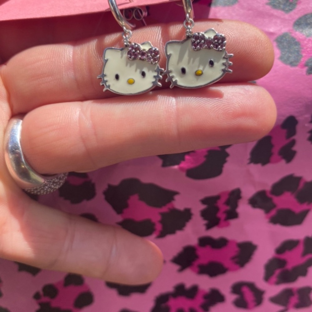 .925 Hello Kitty earrings - Picture 6 of 8